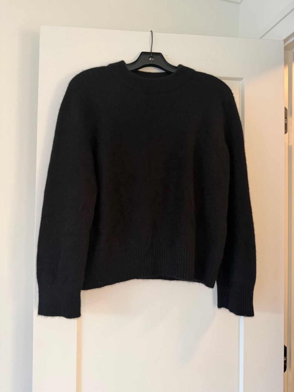 Quince Black Crewneck Cashmere Sweater